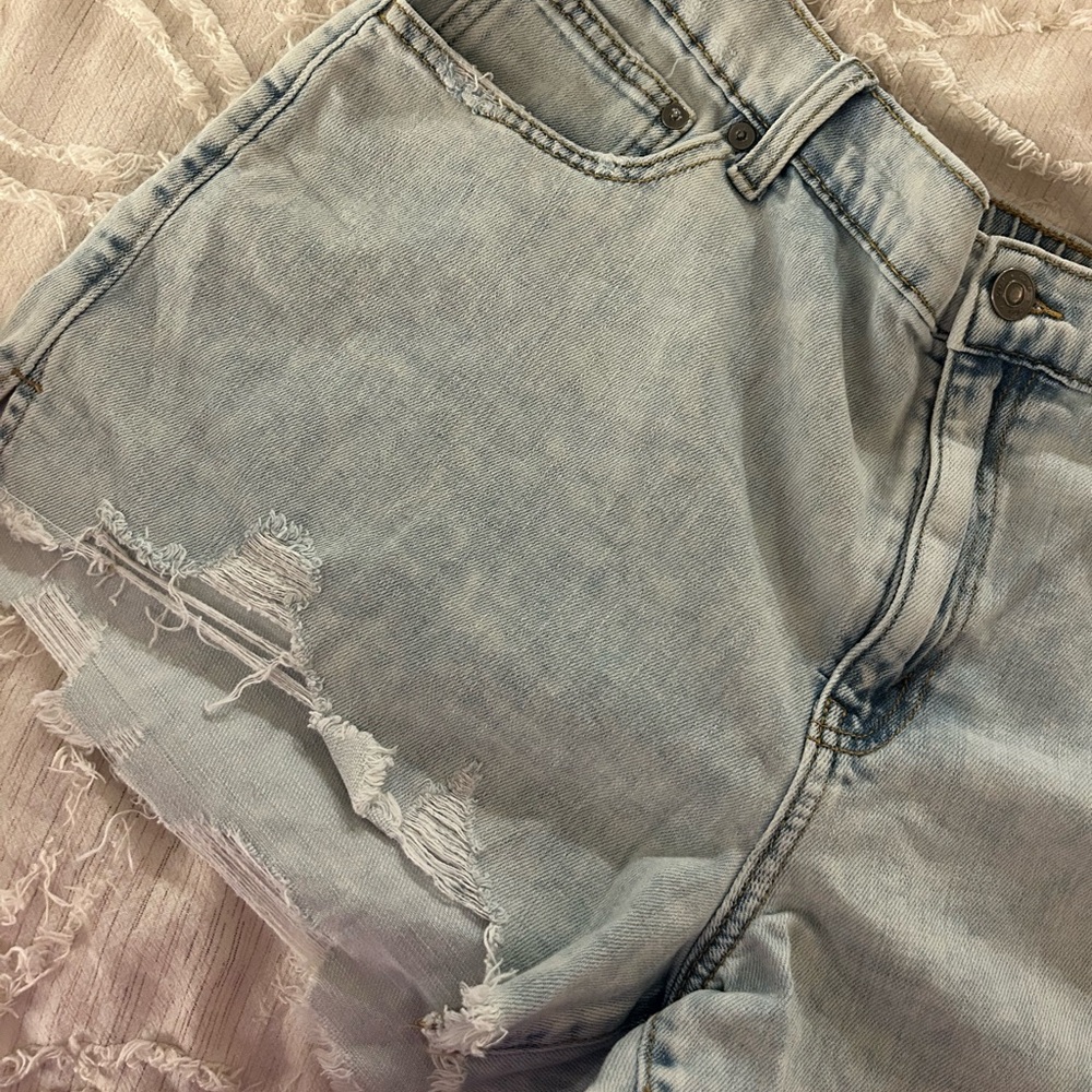 Aerie Light Wash Distressed “Daydream” Jean Shorts - Picture 4 of 5